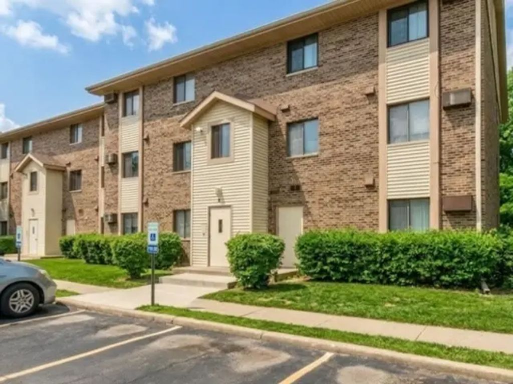 2 Echo Court 2, Vernon Hills