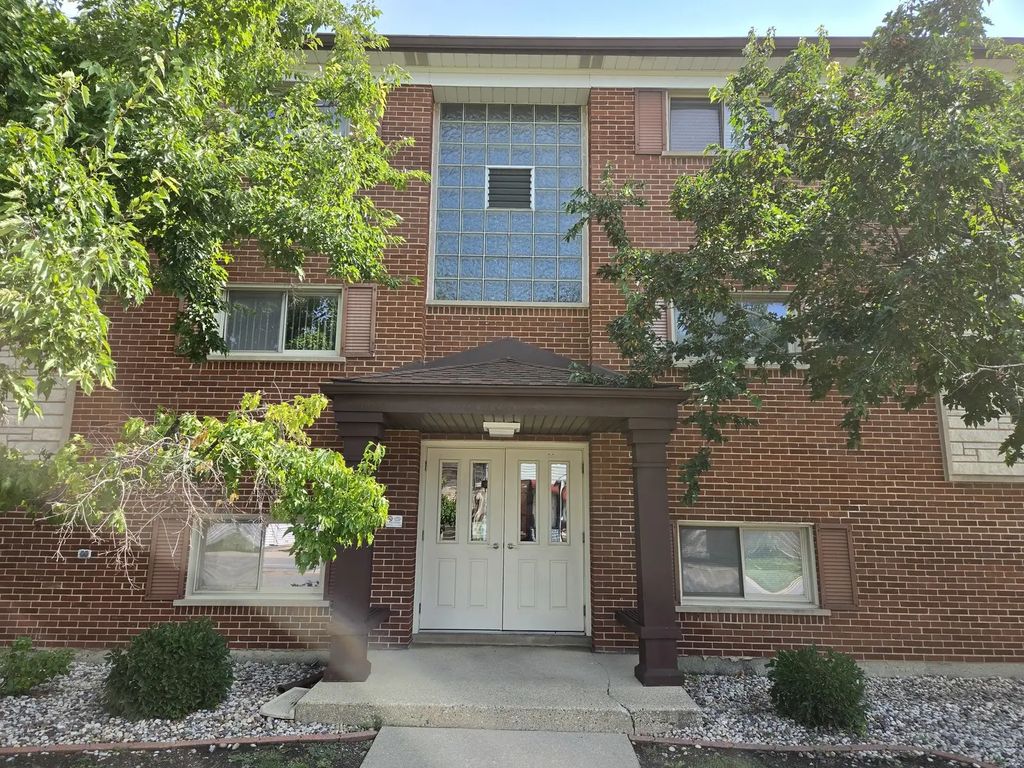 2537 Thatcher Avenue N 1a, River Grove