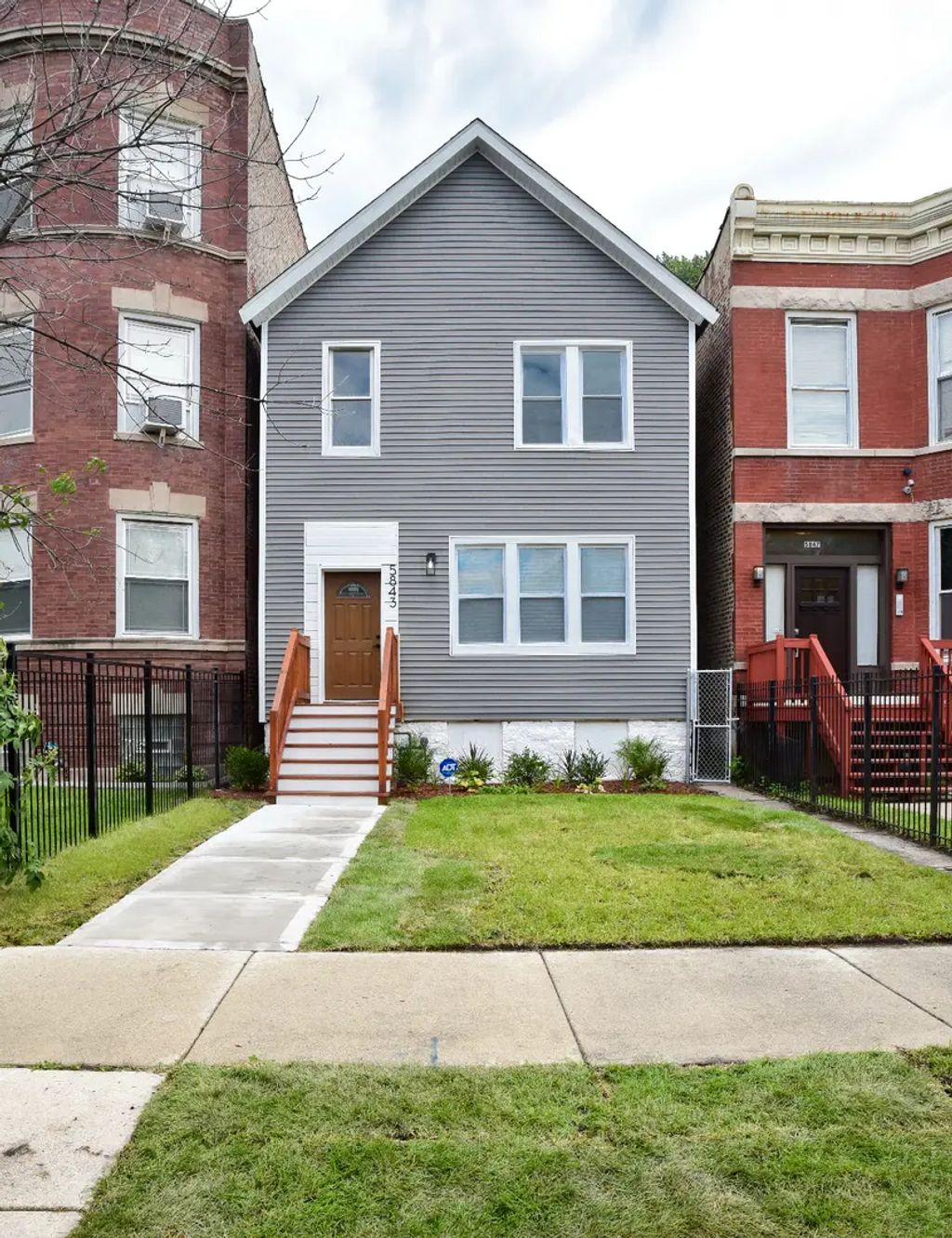 5843 S Indiana Avenue, Chicago