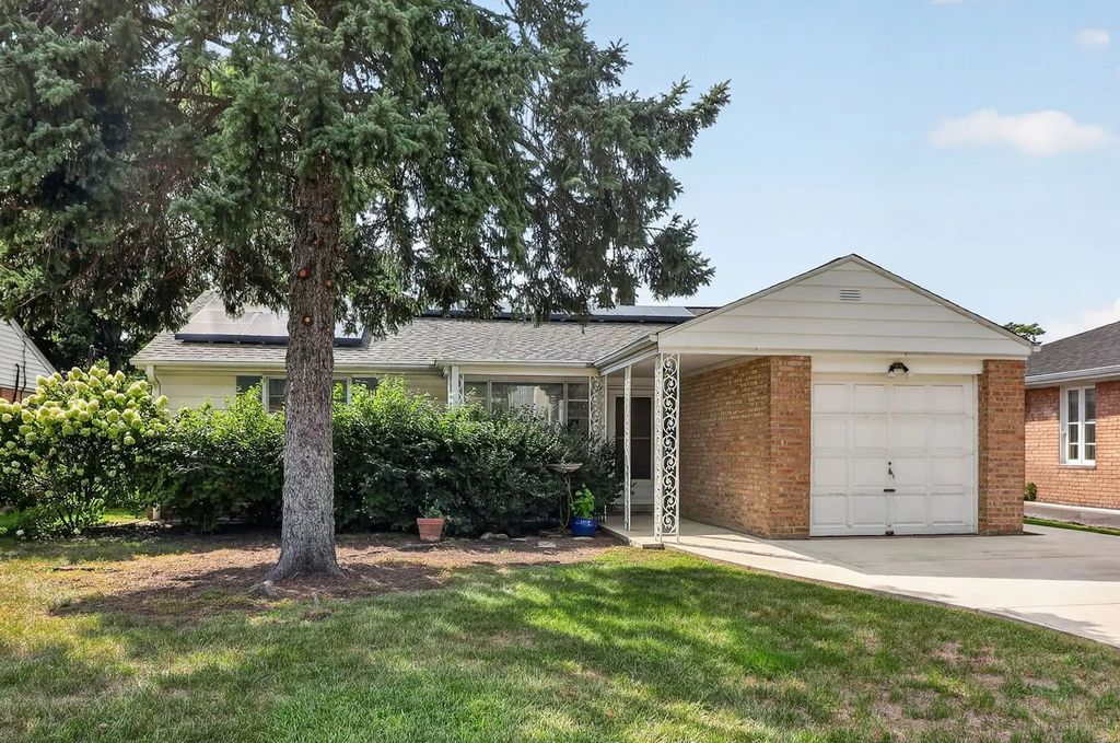 964 S 3rd Avenue, Des Plaines