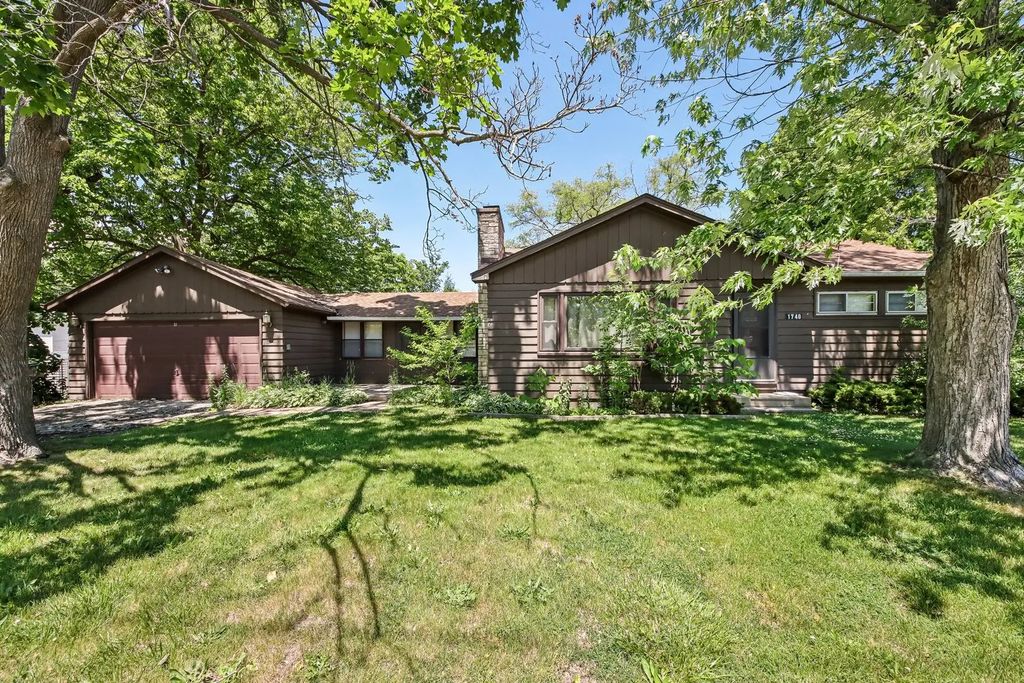 1740 Joanna Avenue, Zion