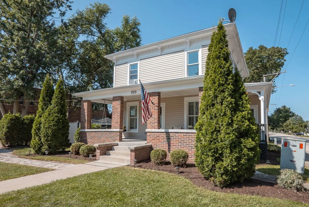 205 Main Street, Sugar Grove