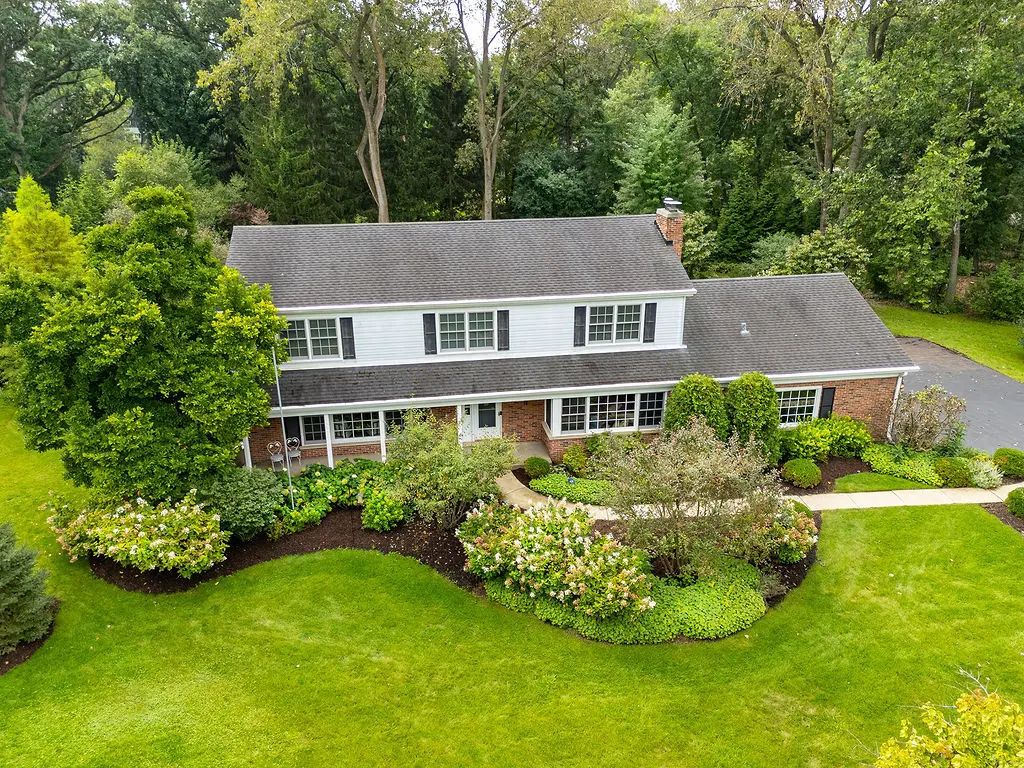 1931 Farm Road, Lake Forest, 60045