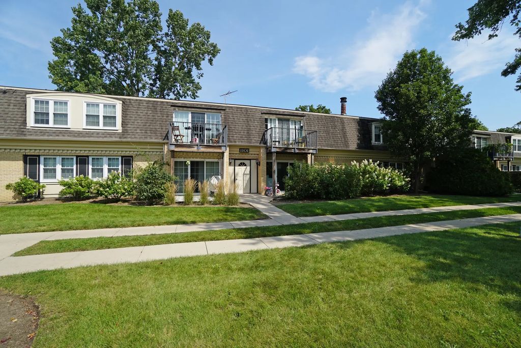 1101 Pleasant Run Drive 1014, Wheeling