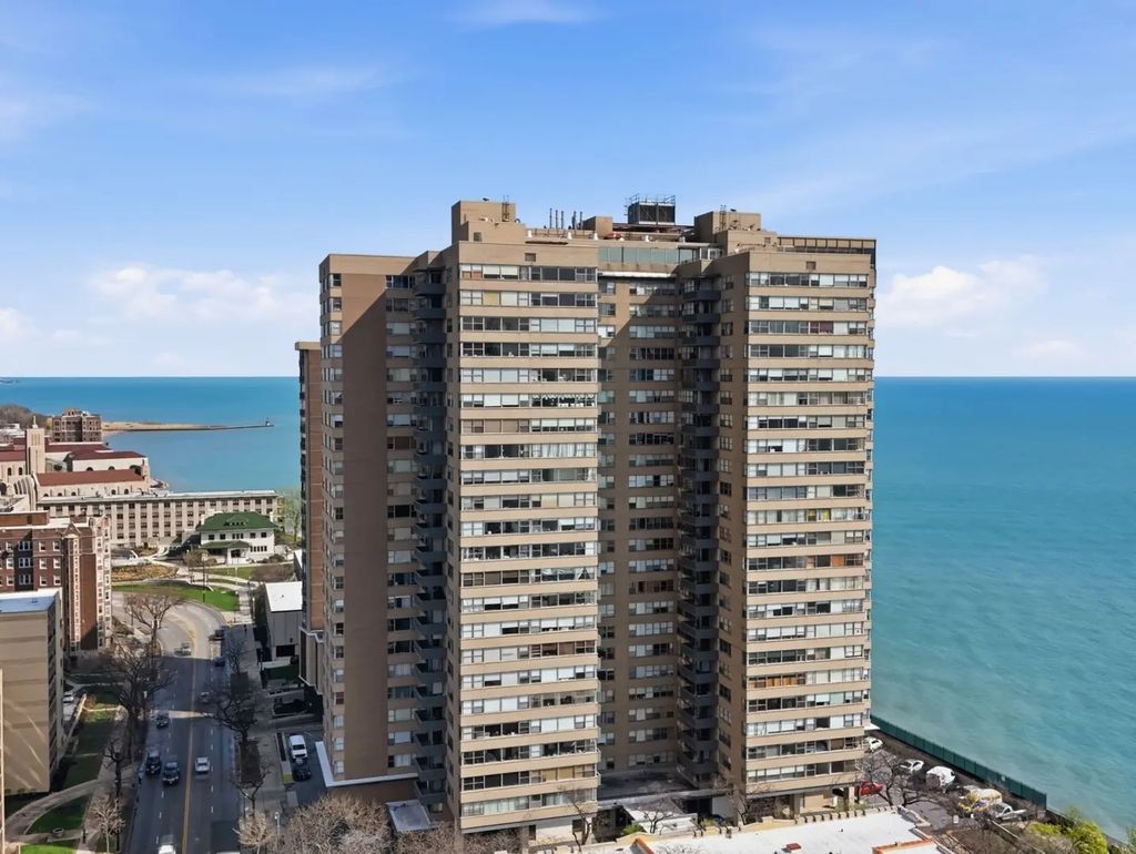 6301 N Sheridan Road 17r, Chicago