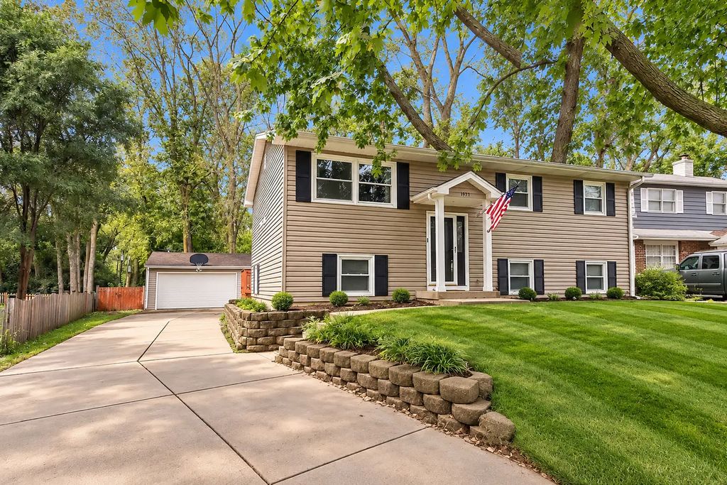 1011 Washington Avenue, Wauconda