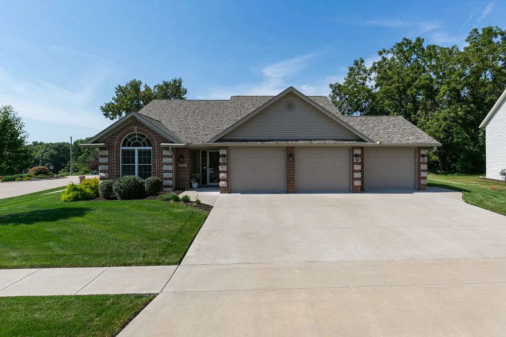 1111 33rd Ave Circle, Silvis