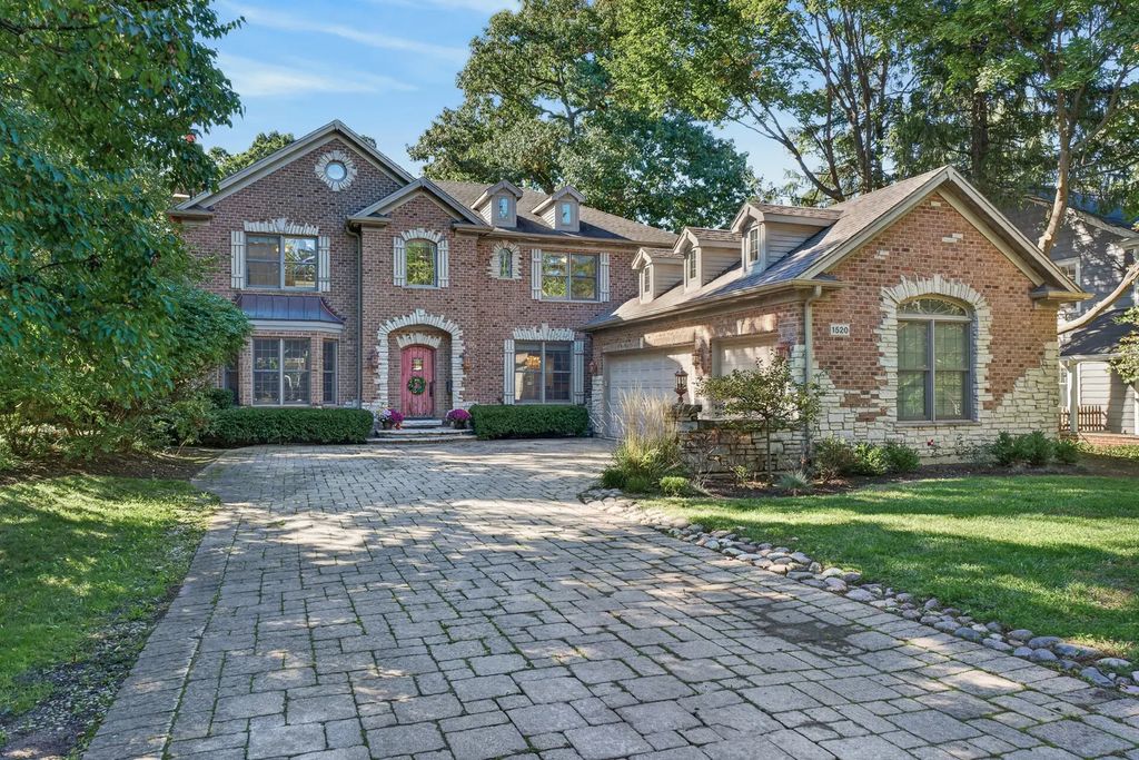 1520 Oakwood Avenue, Highland Park