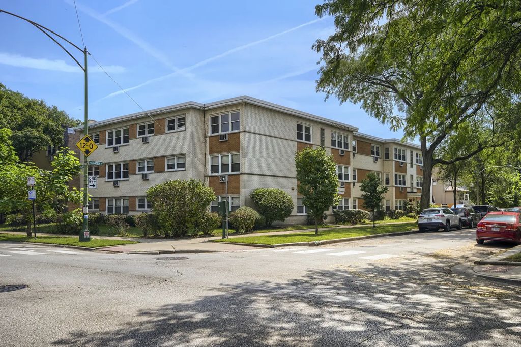 7133 N Damen Avenue 3d, Chicago