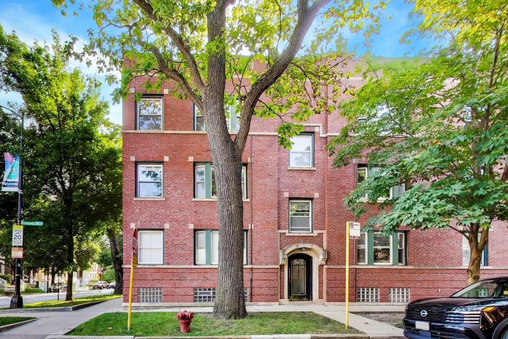 3557 N Hamilton Avenue 3, Chicago