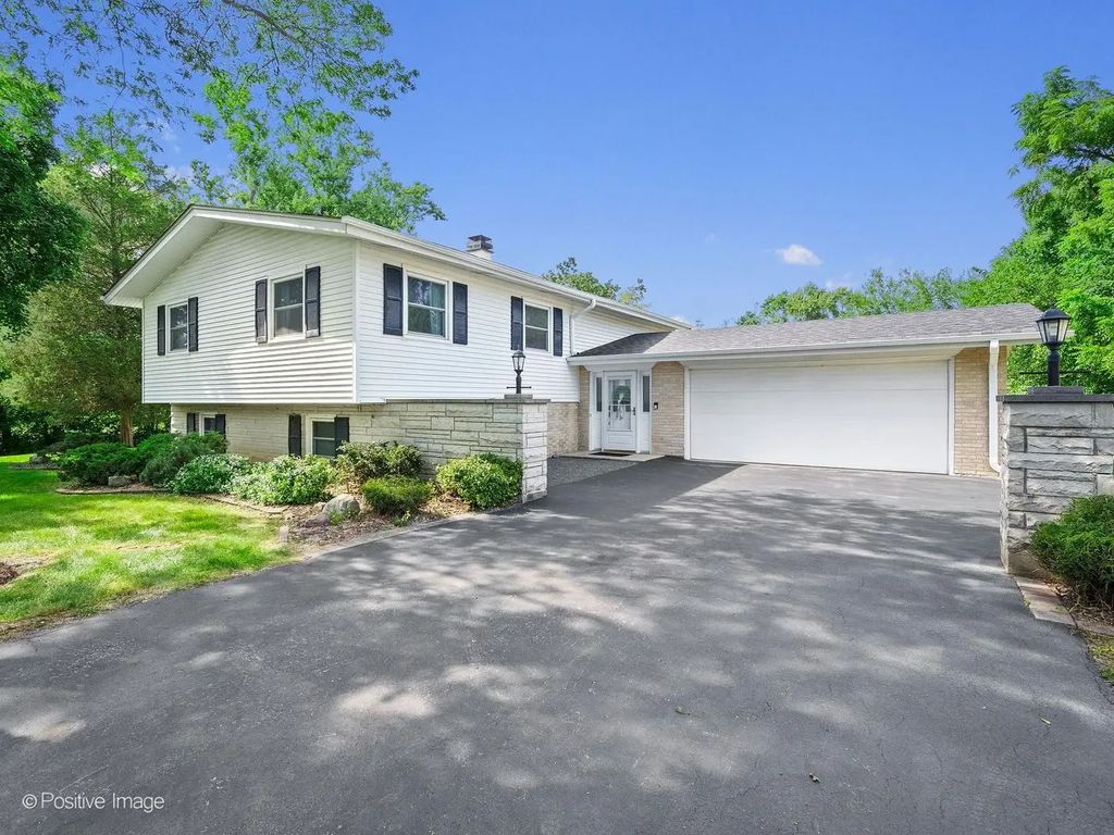 924 Plainfield Road, Downers Grove