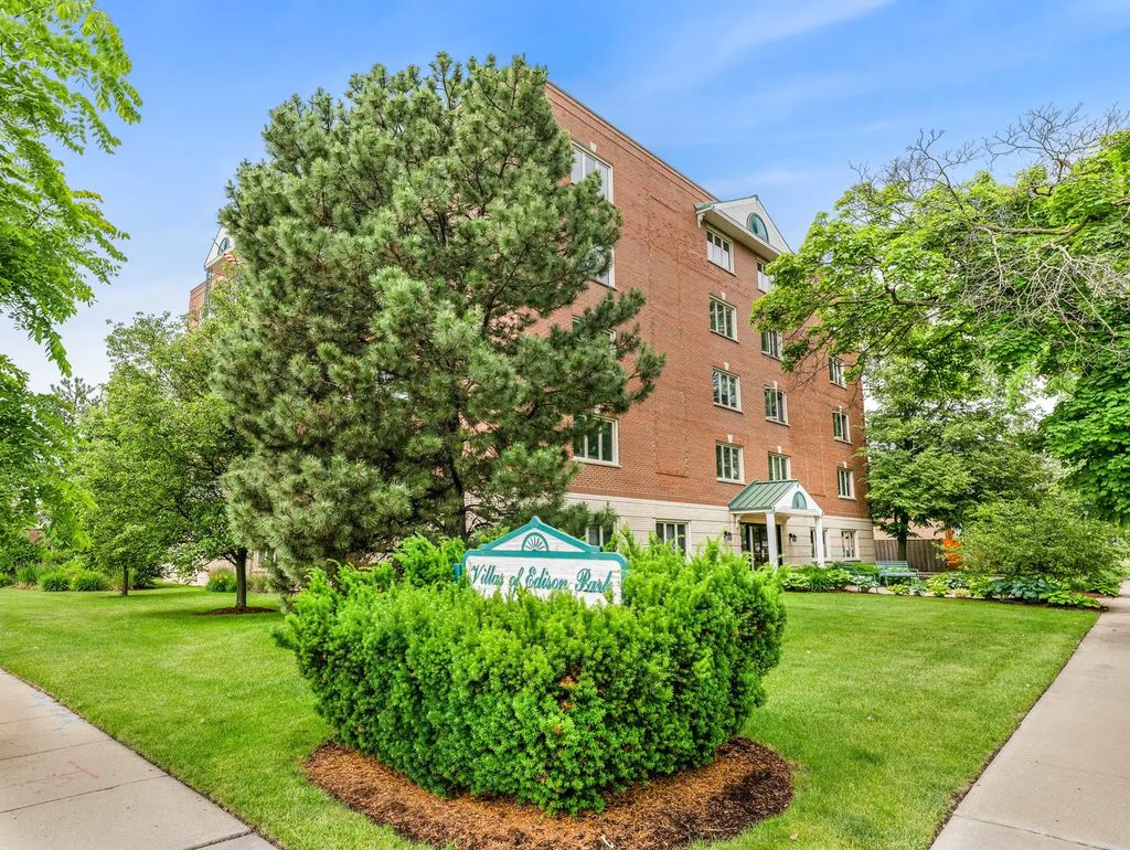 6800 N Harlem Avenue 501, Chicago