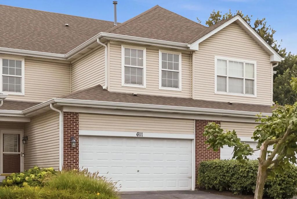 611 Lakeridge Court 611, Naperville