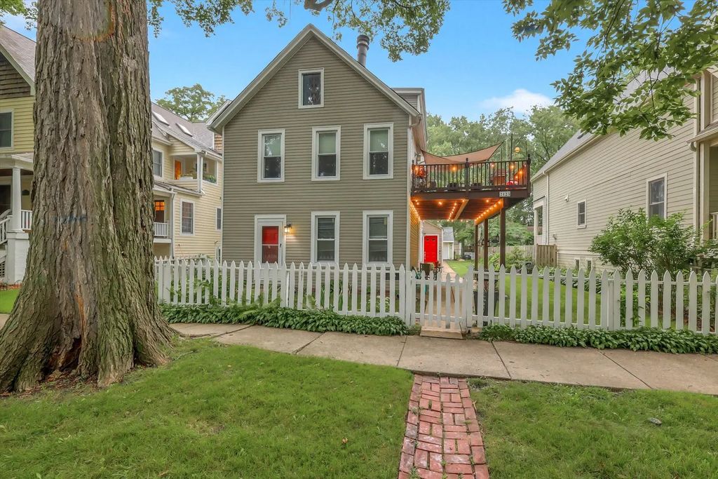 2123 Wesley Avenue 1, Evanston, 60201