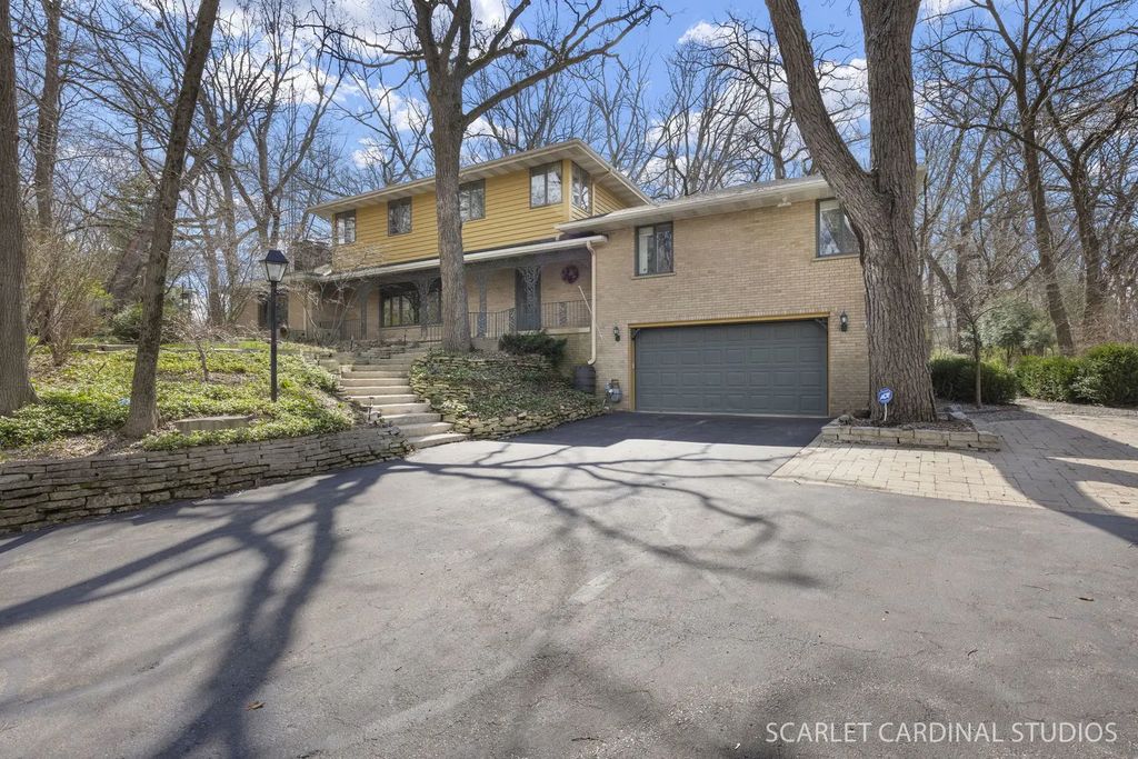 501 Glenwood Trail, Elgin