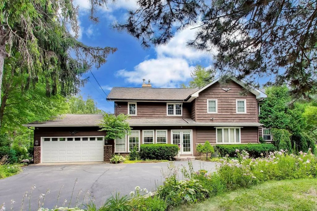 6712 Diamond Lake Road, Long Grove