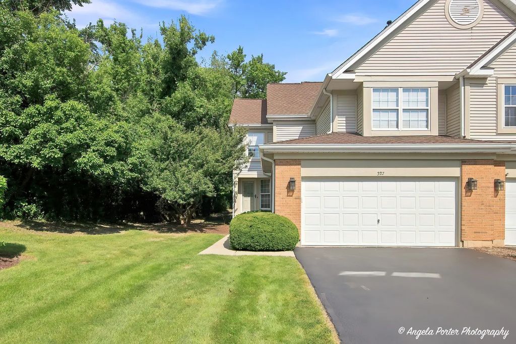 327 Cimarron Road 327, Lombard