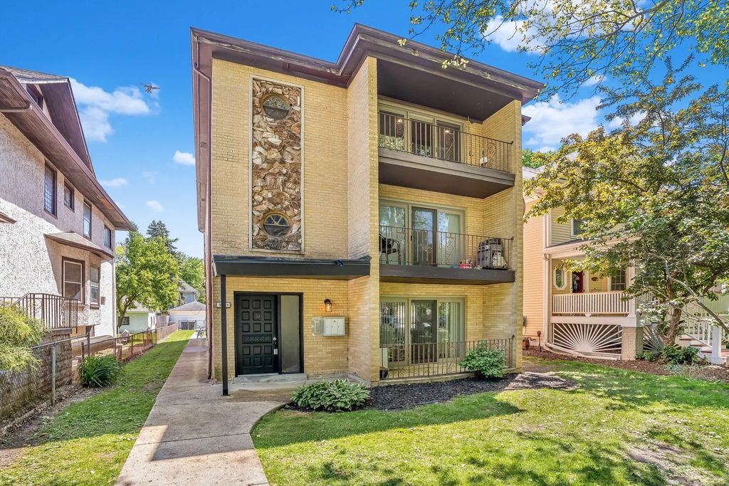 3755 N Kostner Avenue 3, Chicago, 60641