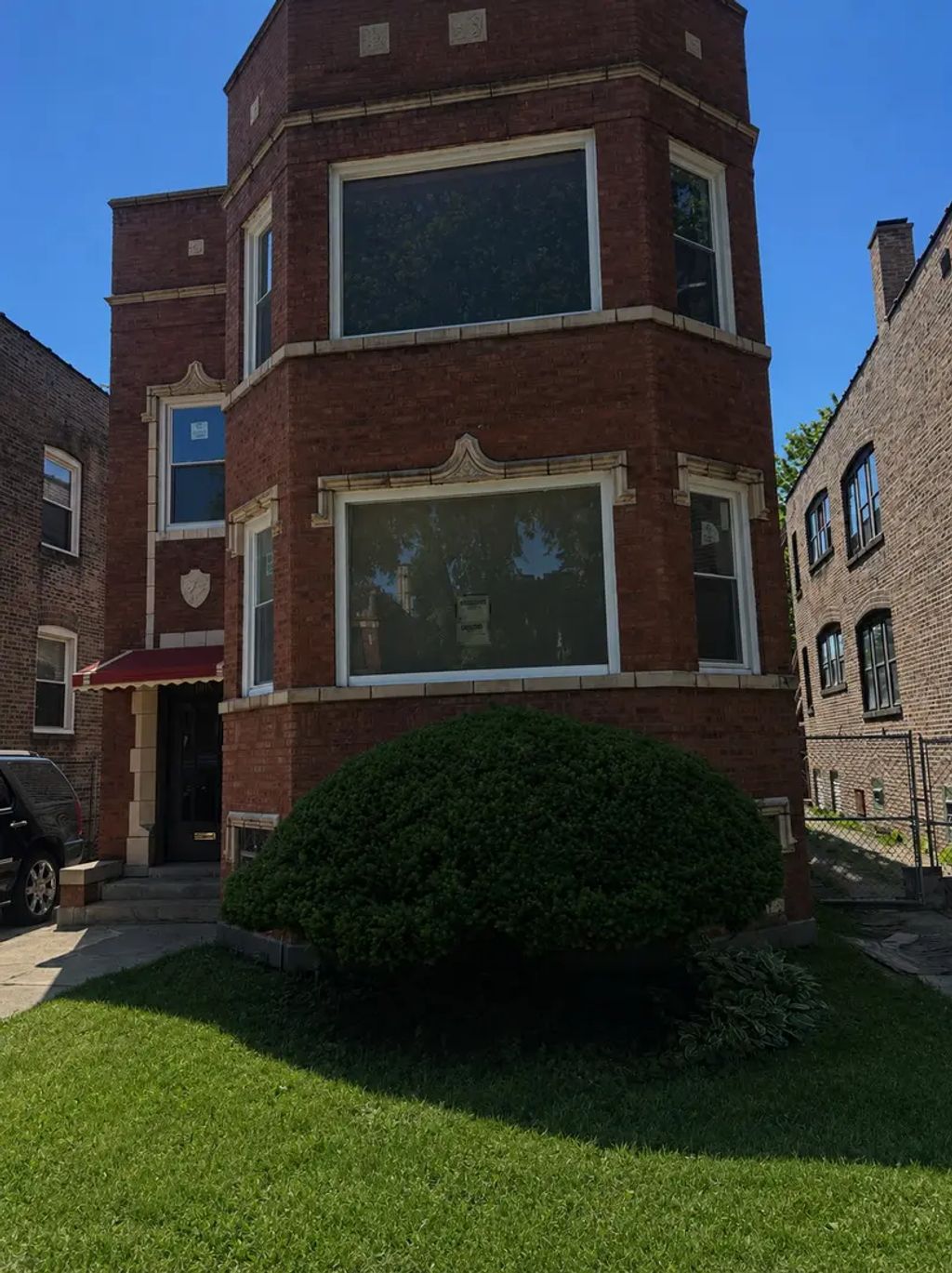 8718 S Kingston Avenue, Chicago