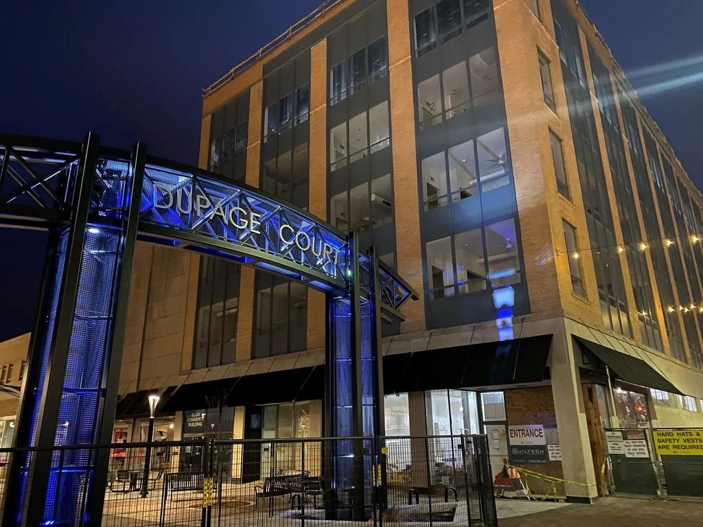 40 Dupage Court 207, Elgin