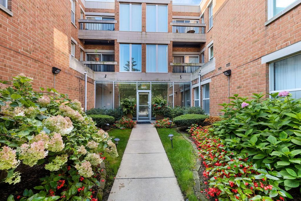1925 Lake Avenue 316, Wilmette, 60091