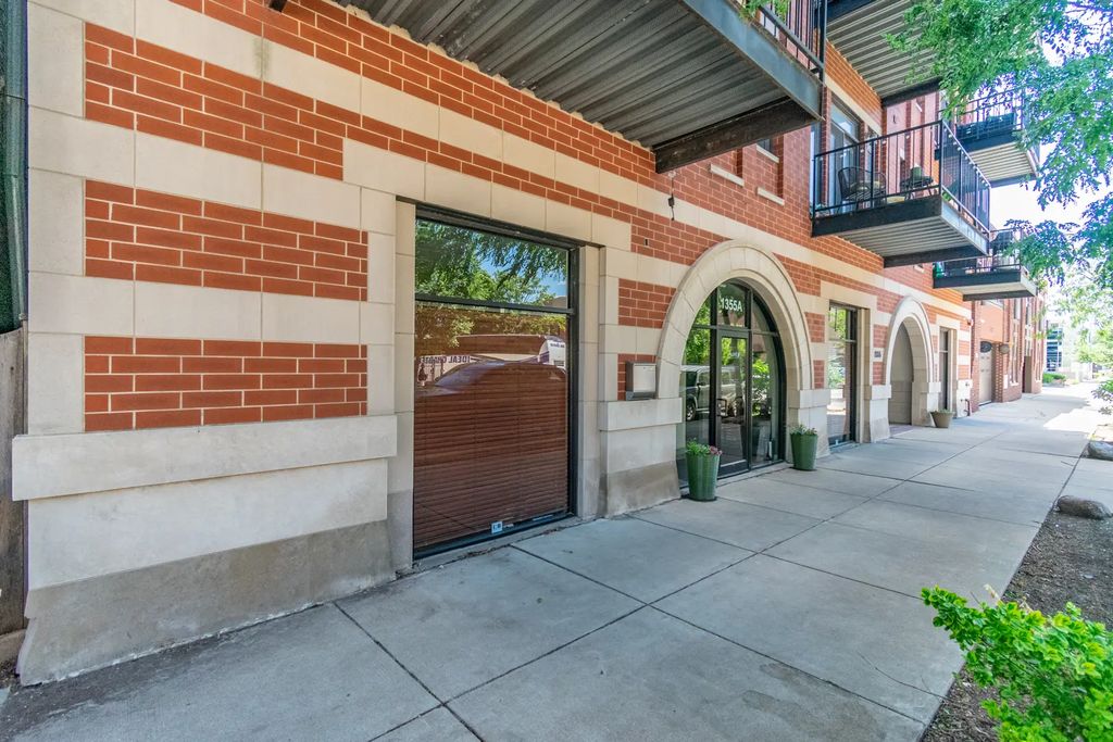 1355 W Washington Boulevard 1, Chicago