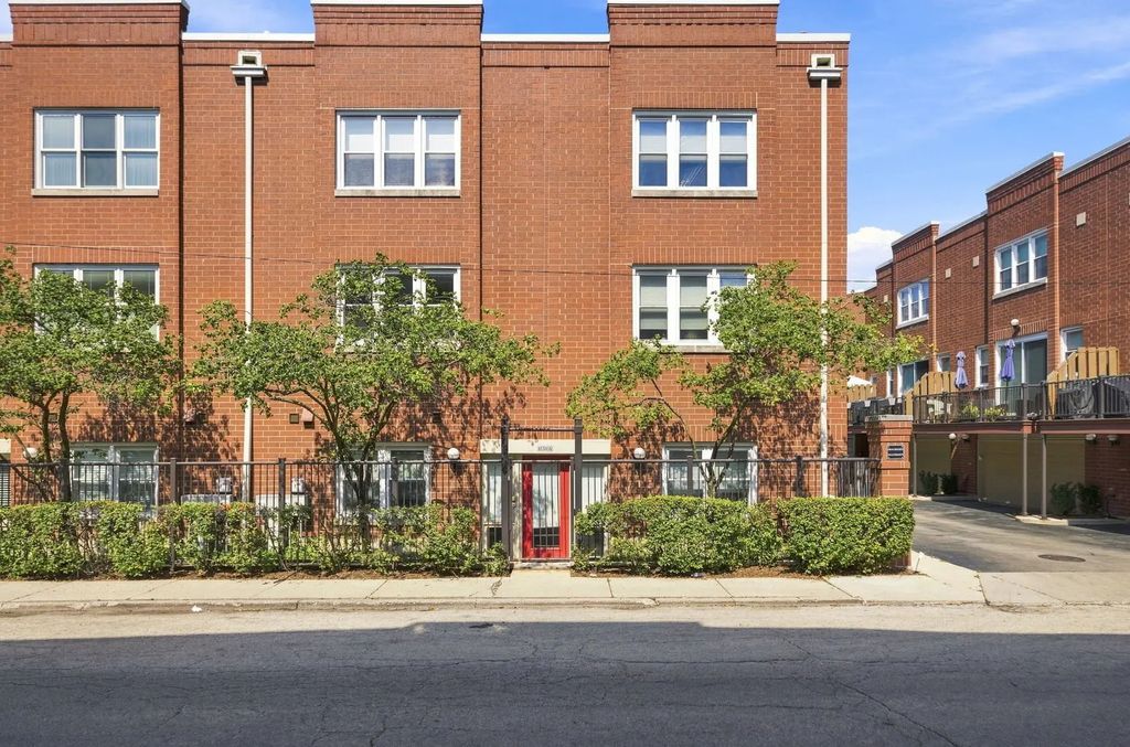 1730 W Terra Cotta Place A, Chicago