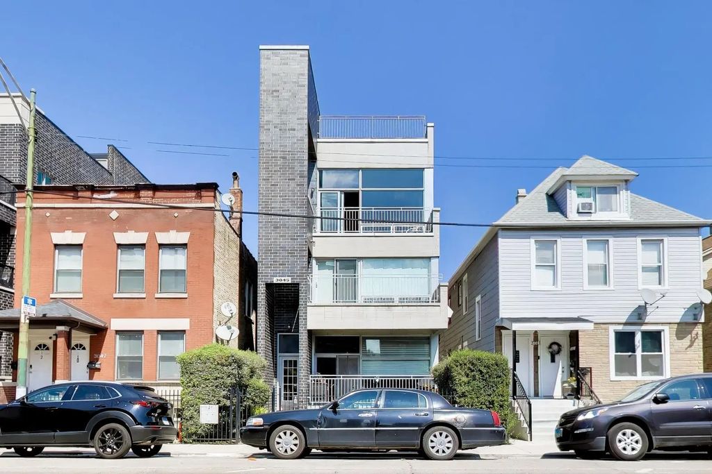 3045 N Clybourn Avenue 2, Chicago, 60618