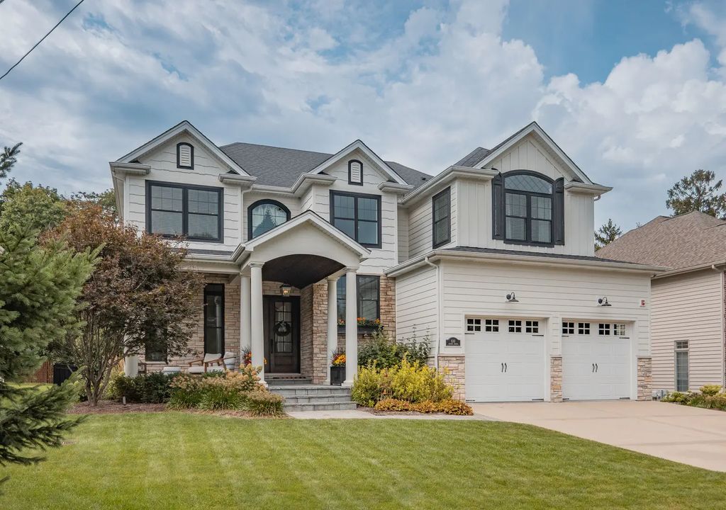 610 Prairie Avenue, Glen Ellyn
