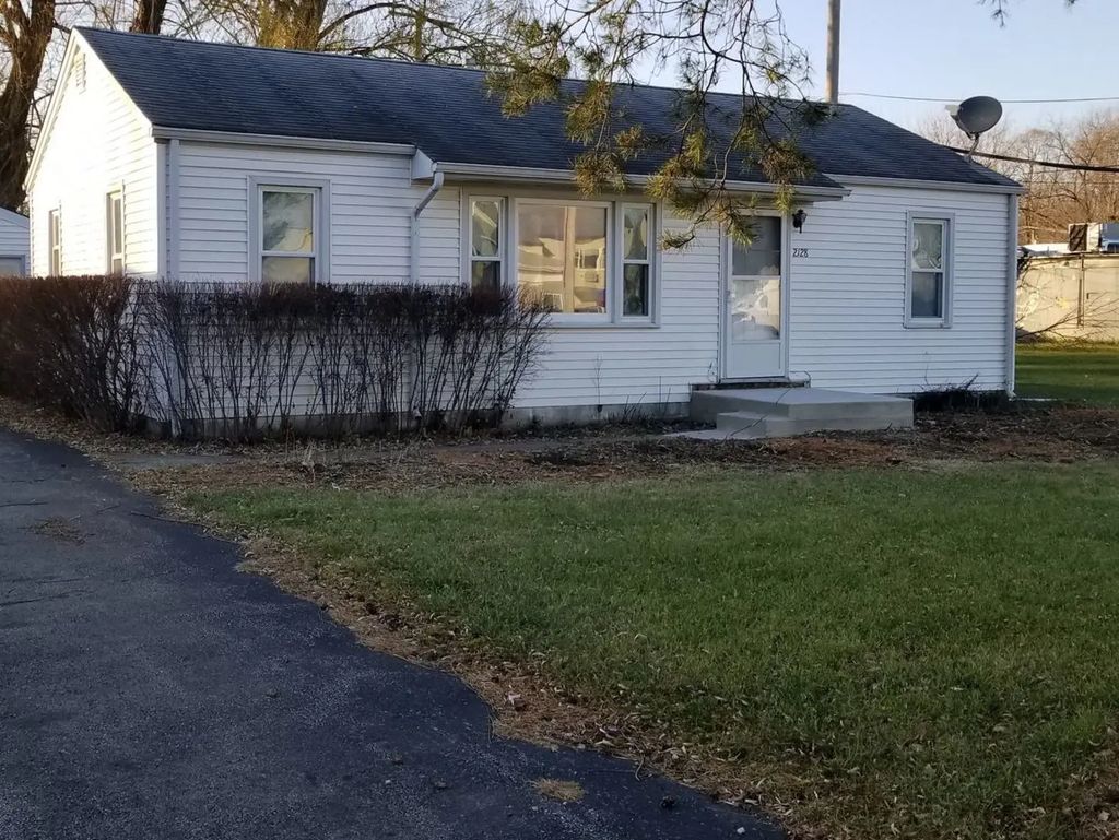 2128 N Frolic Avenue, Waukegan