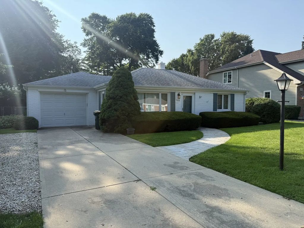 525 7th Avenue, Libertyville