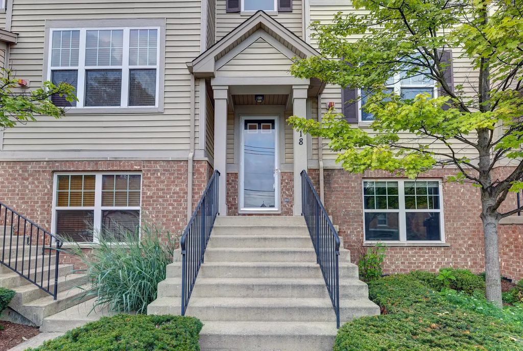 318 Laurel Avenue, Des Plaines