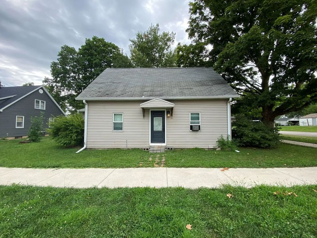 301 S Hanover Street, Metamora