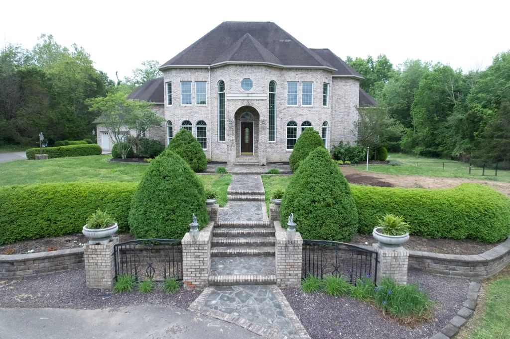 3115 W Striegel Road, Carbondale
