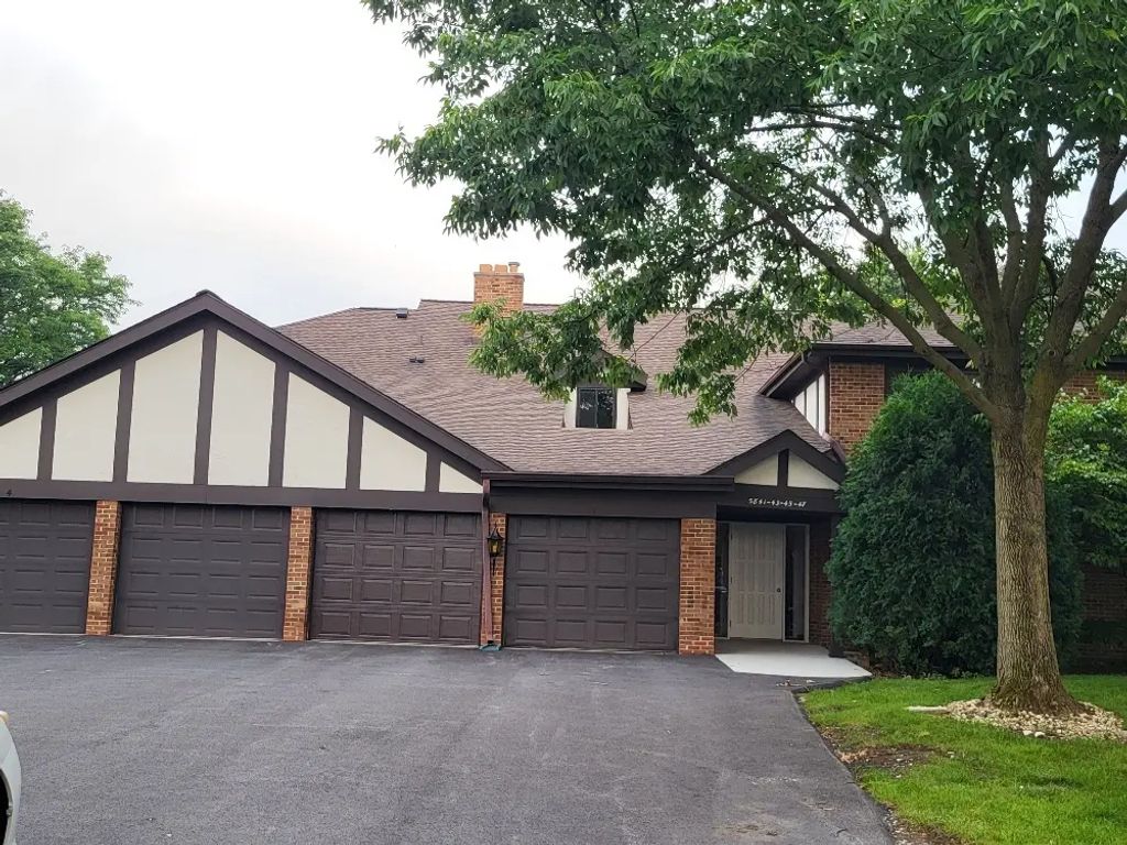 5843 Doe Circle 1, Westmont