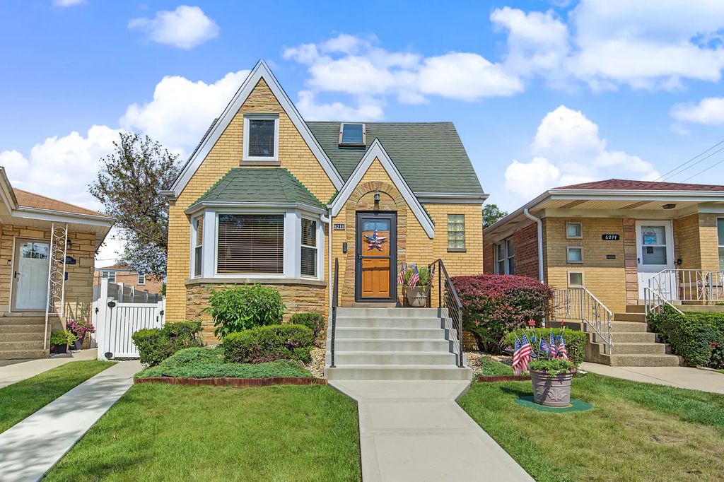 6218 W Huntington Street, Chicago, 60646