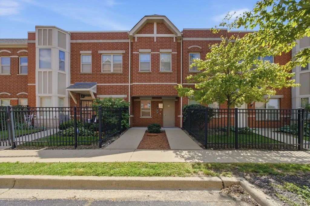 6710 S Keating Avenue 203, Chicago, 60629