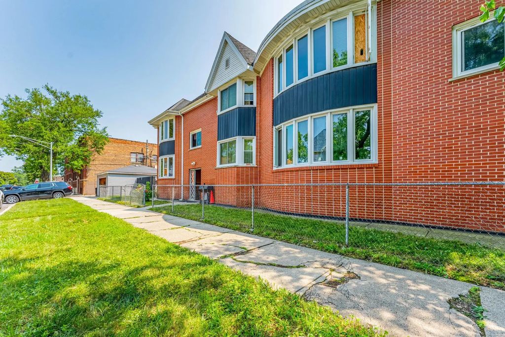 6401 S Albany Avenue, Chicago, 60629
