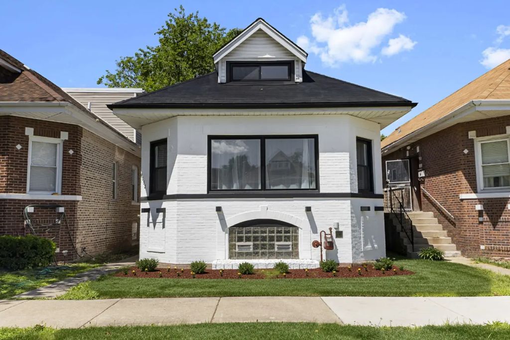 8052 S Harvard Avenue, Chicago, 60620