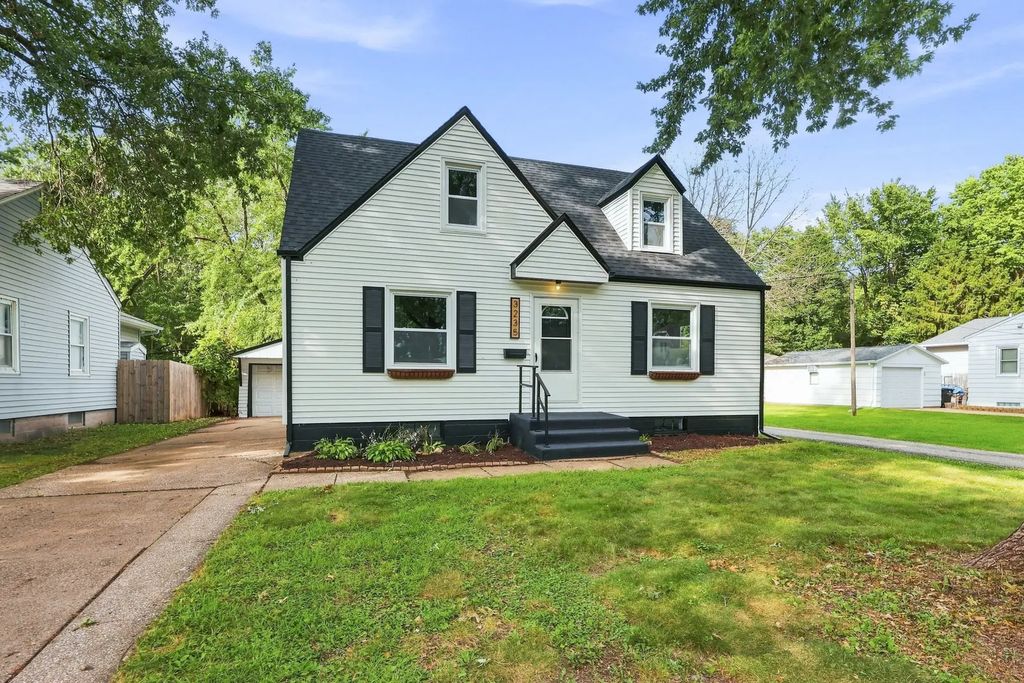 3235 24th Avenue, Rock Island
