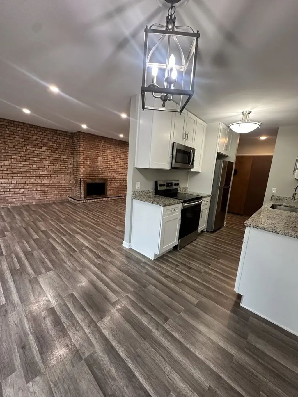 5500 Hillcrest Lane 129-2m, Lisle
