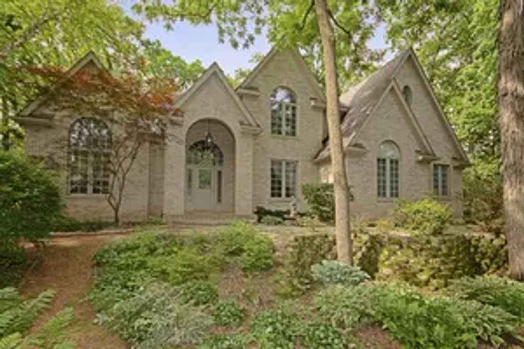 2708 Whiting Court, McHenry