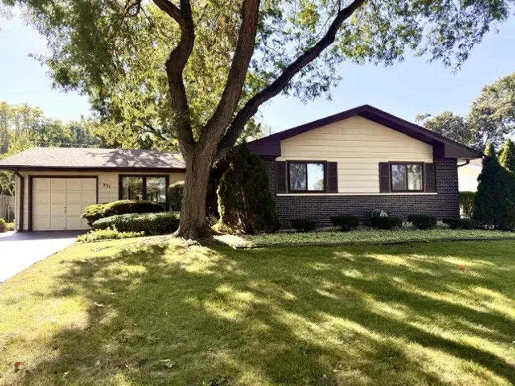 21w331 Ahlstrand Road, Lombard