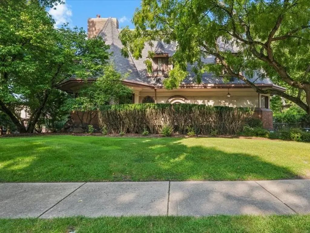530 Edgewood Place, River Forest