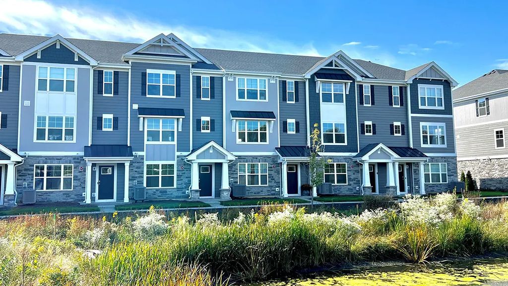 293 Basin Court, St. Charles