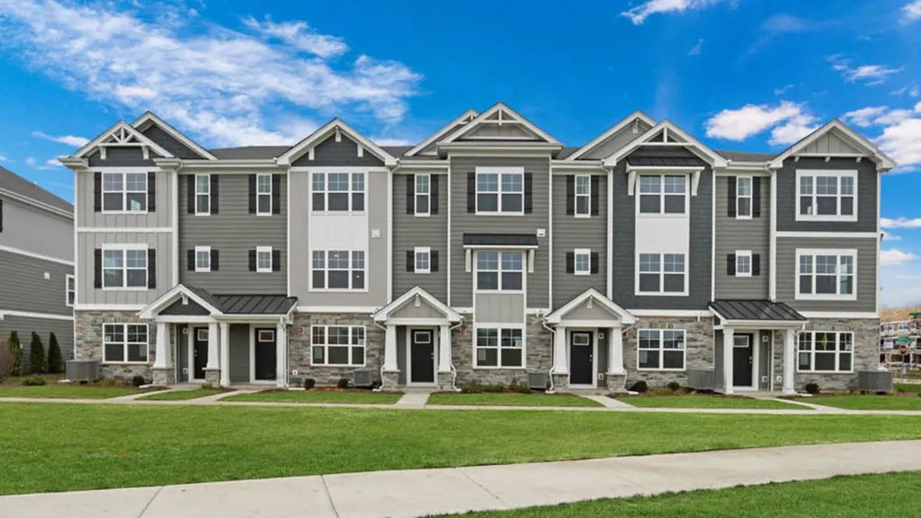 295 Basin Court, St. Charles