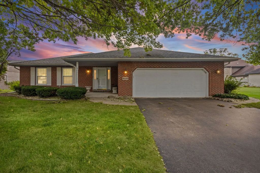 18449 Holland Road, Lansing