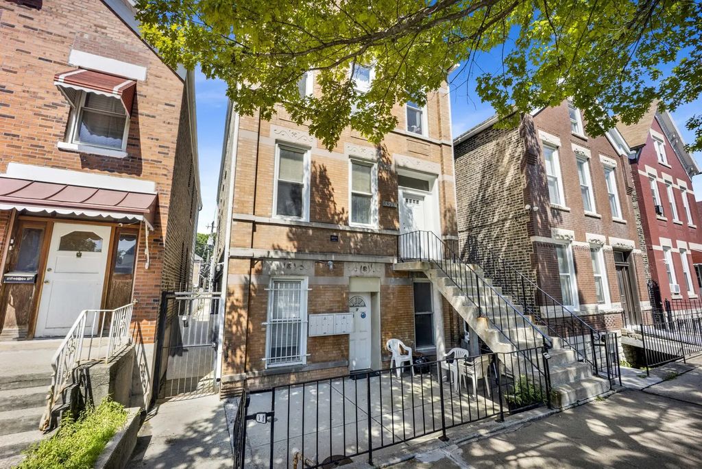 3340 S Carpenter Street 1r, Chicago