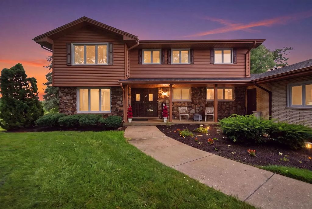 8430 Carriage Green Drive, Darien