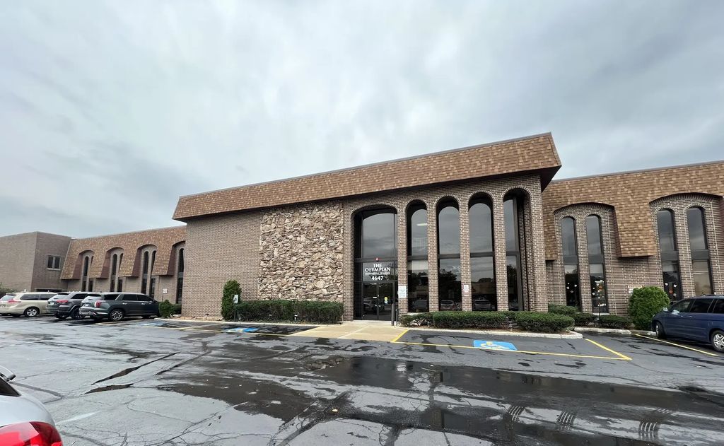 4647 W 103rd Street 1e-f, Oak Lawn